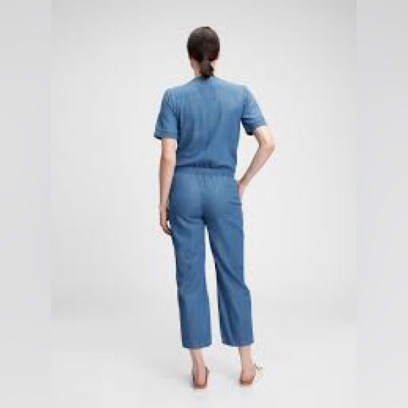 GAP - Maternity V-Neck Jumpsuit - Picture 2 of 10